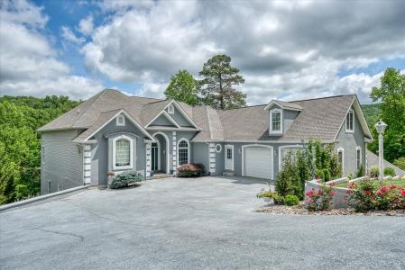 145 Pineridge Loop, Fairfield Glade, Tennessee 38558, USA