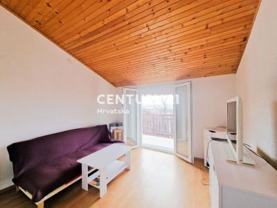 Ulica Nikole Tesle, Crikvenica, Primorsko-goranska Županija 51264, Croatia