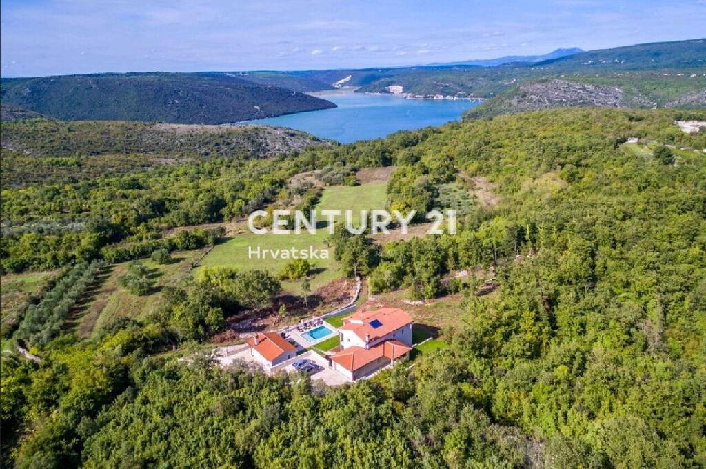 Pula, Pula, Istarska Županija 52206, Croatia