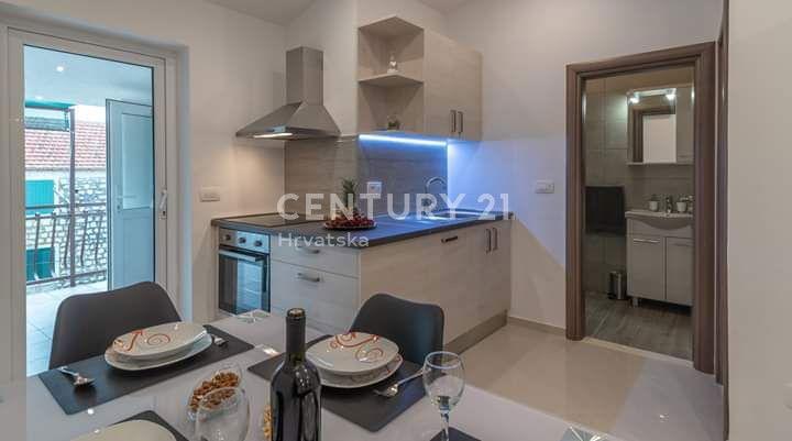 Seget Donji, Seget Donji, Splitsko-dalmatinska Županija 21220, Croatia