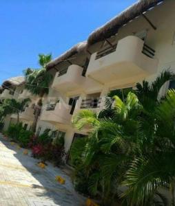 25AV ENTRE 22 Y 20 DEP 304, Solidaridad / Riviera Maya, Quintana Roo 77710, Mexiko