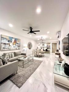 Carretera Transpeninsular KM 3.5 entre el RIU y el corredor Turistico 103, Los Cabos, Baja California Sur 23450, Mexico