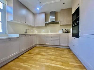 0/1, 220, Queensway Quay, Queensway, ジブラルタル