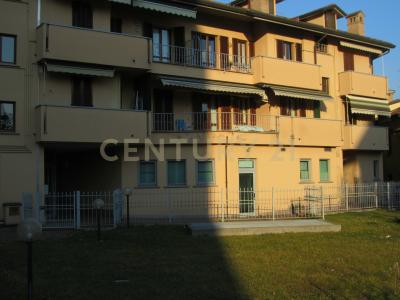 Via Vittorio Emanuele II, Vanzago, Lombardia 20010, איטליה