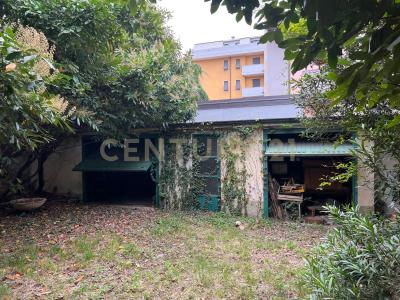 Via Vittorio Veneto, Parabiago, Lombardia 20015, Ý