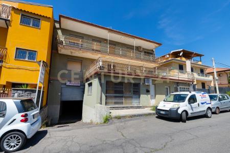 Via Sardegna, Misterbianco, Sicilia 95045, Italien