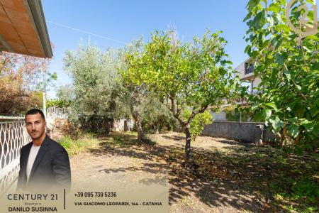 Via Tiziano, Mascalucia, Sicilia 95030, İtalya