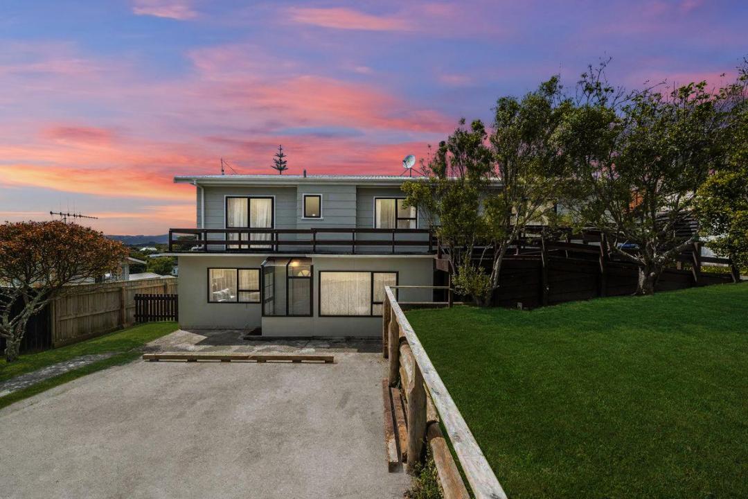 218 Staithes Drive South, Whitby, Porirua City 5024, New Zealand
