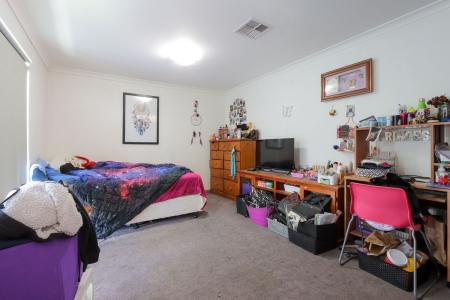 24 Caffra Close, Warnbro, WA 6169, Austrália