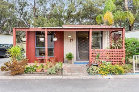Cabin 17 1/304 Bains Road,, Woodcroft, SA 5162, Australia