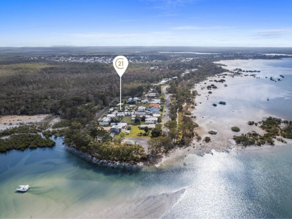 10-12 Mason Street, Tin Can Bay, QLD 4580, 澳大利亚