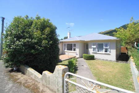 4 Bell Street, Tawa, Wellington 5028, New Zealand