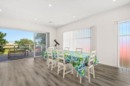 2 Harvey Crescent, Aldinga Beach, SA 5173, Australia