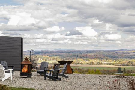 605  Ch. MacDonald, Hatley - Canton, Квебек J0B 2C0, Канада