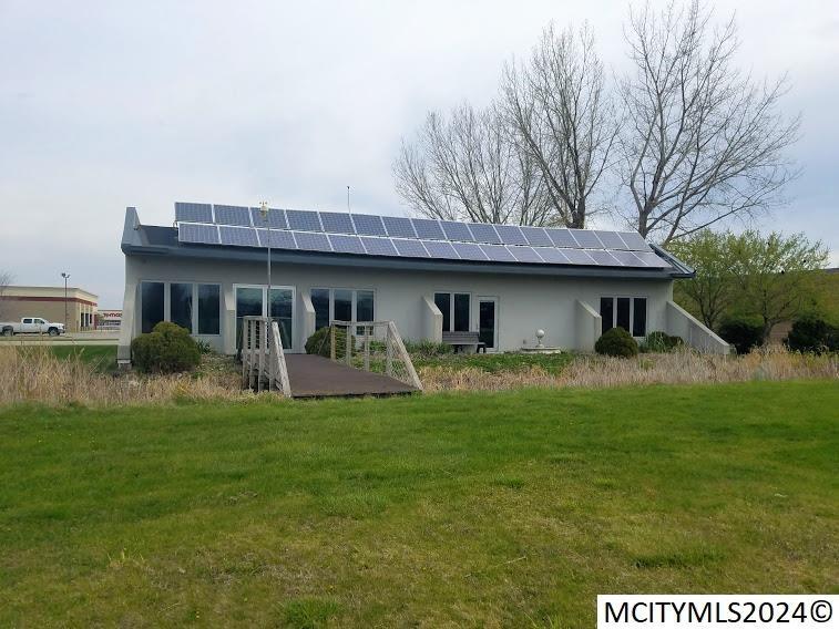 524 Village Green Dr, Mason City, Iowa 50401