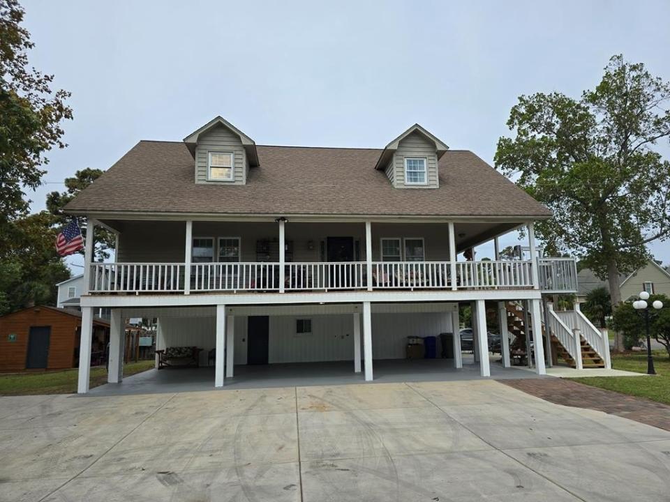 710 Lakeside Drive, Surfside Beach, דרום קרוליינה 29575, ארצות הברית של אמריקה