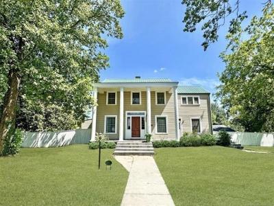 103 S Bluff Avenue, Tahlequah, Oklahoma 74464