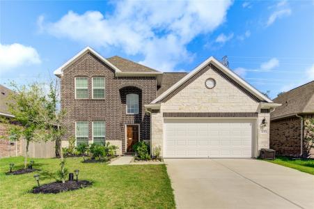 8438 Sunset Isles Drive, Baytown, Texas 77521, USA