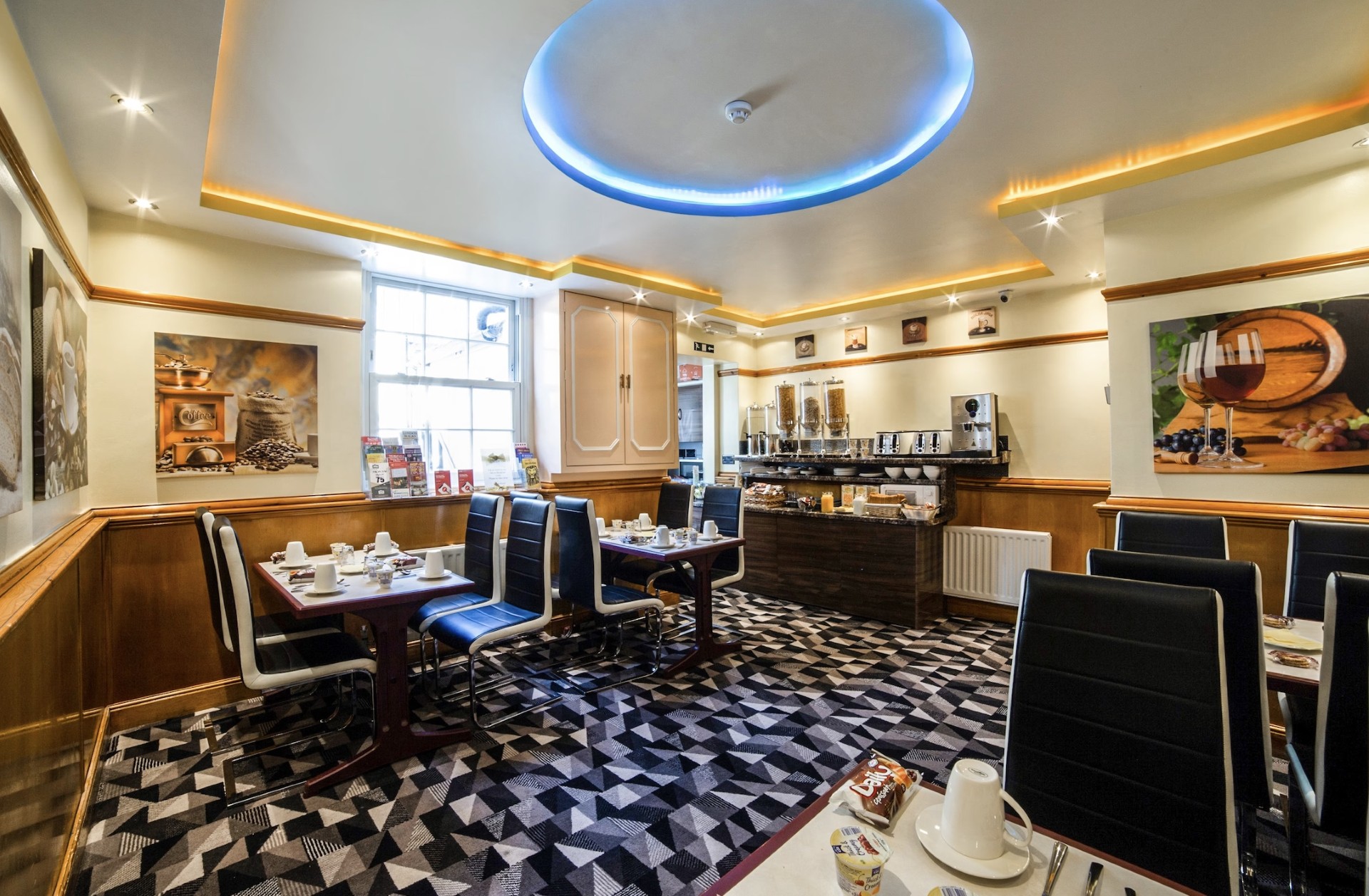 104, Warwick Way, London, United Kingdom