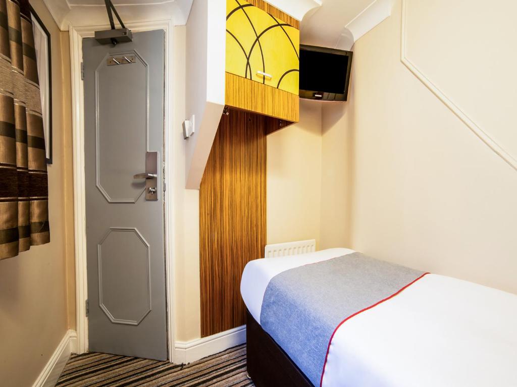 104, Warwick Way, London, United Kingdom