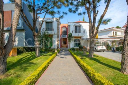 Paseo San Arturo Poniente 1284, Zapopan, Jalisco 45019, Messico