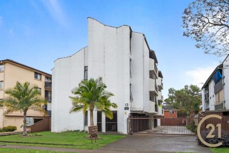12/13 Hart Street, Warwick Farm, NSW 2170, Australia