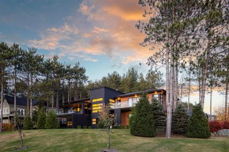 43 Rue des Cardinaux, Orford, Quebec J1X 0C1, Canada