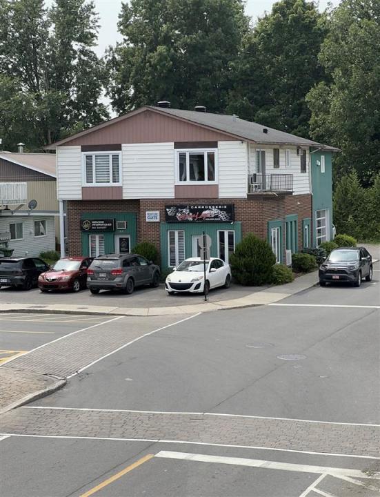 64-66 Rue Bridge, Ormstown, קוויבק J0S 1K0, קנדה