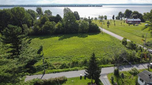 24e Avenue O., Venise-en-Québec, Quebec J0J 2K0, Canada