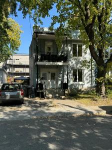 809-811 6e Avenue (P.-a.-T.), Montréal (Rivière-des-Prairies/Pointe-aux-Trembles), Quebec H1B 4K6, Canada