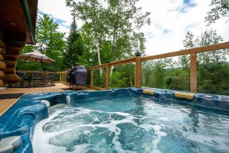 141 Ch. des Eaux-Vives, Mont-Tremblant, Quebec J8E 1R8, Canadá