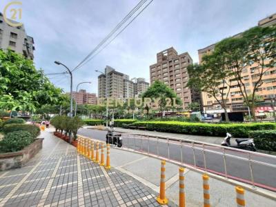 中華路二段, Xinzhuang Dist., Nowe Tajpej 242, Tajwan