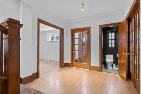 9 Av. Hudson, Westmount, Квебек H3Y 1Y6, Канада