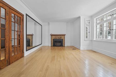 9 Av. Hudson, Westmount, Квебек H3Y 1Y6, Канада