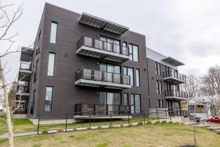 8372  Boul. Gouin E., Montréal (Rivière-des-Prairies/Pointe-aux-Trembles), Quebec H1E 2P6, Canada