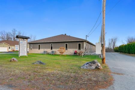 394  Rue Centre, Shawville, Quebec J0X 2Y0, Canada