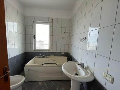 Shkëmbi I Kavajës, Durrës, Albania