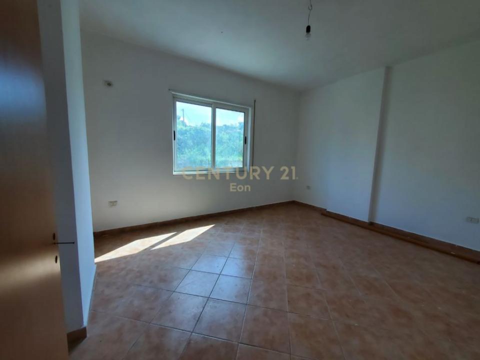 Shkëmbi I Kavajës, Durrës, Arnavutluk