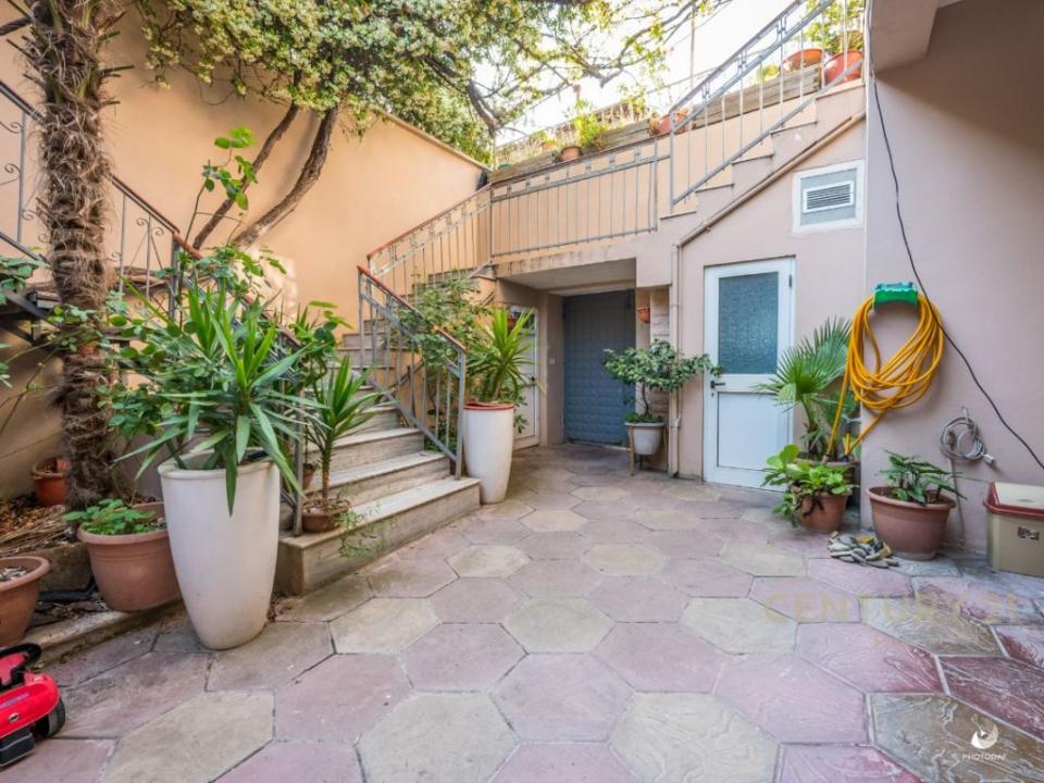 Bulevardi kryesor, Durrës, Albania