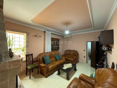 Materniteti i Ri, Tirana, 알바니아