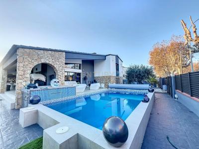 Girona, Cataluña/Catalunya 17487, Spain