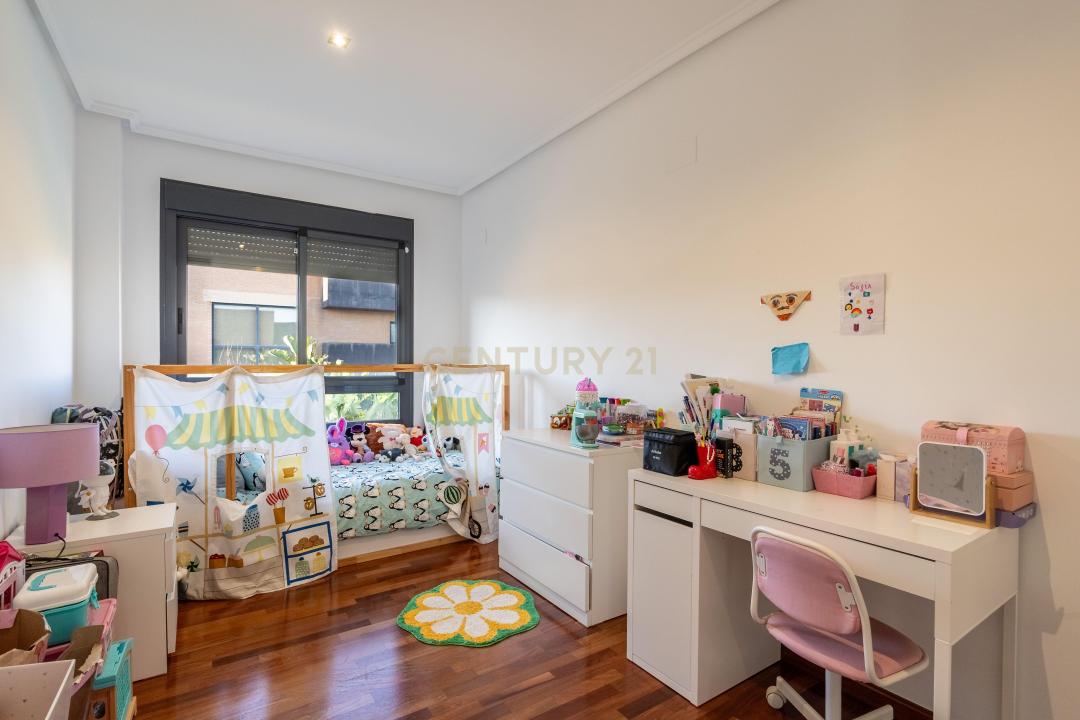 València/Valencia, Comunitat Valenciana 46117, Spain