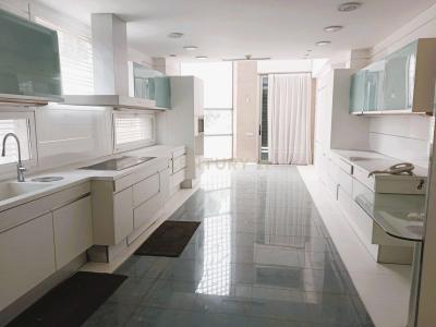 València/Valencia, Comunitat Valenciana 46111, Spain