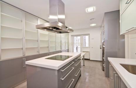 Madrid, Comunidad De Madrid 28010, Spain