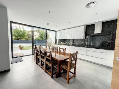 Girona, Cataluña/Catalunya 17487, Spain