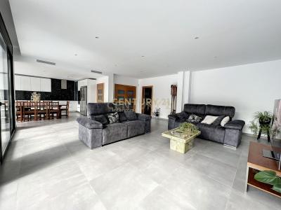 Girona, Cataluña/Catalunya 17487, Spain