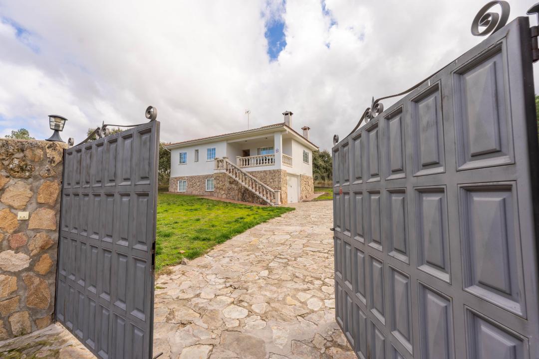 Segovia, Castilla Y León 40142, Spain