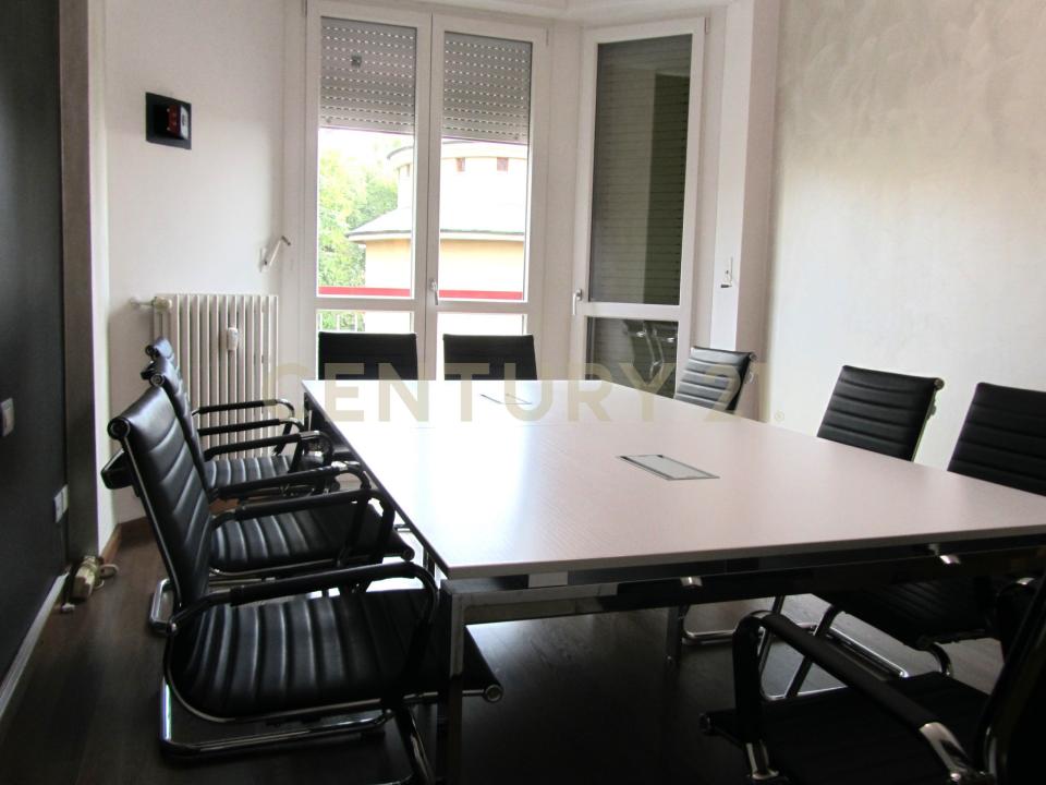 Via V. Emanuele II, Vanzago, Lombardia 20043, Italia