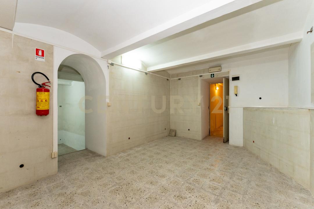 Via Conte Ruggero, Catania, Sicilia 95129, Italy