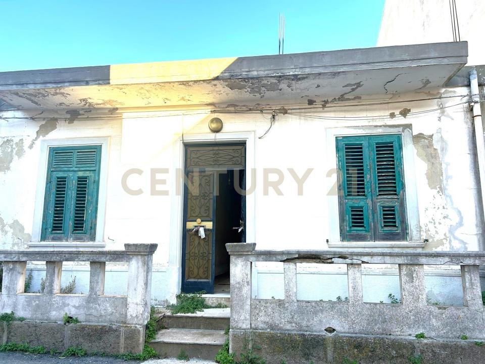 Via Luigi Rizzo, Messina, Sicilia 98158, Italy